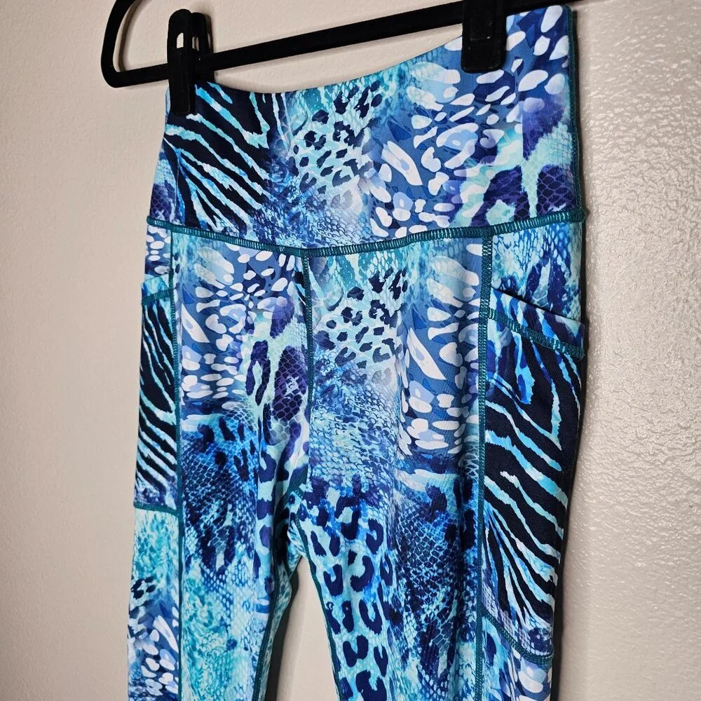 Constantly Varied Gear XS Wild Thing Blue Animal Print Leggings Pockets - Picture 3 of 10